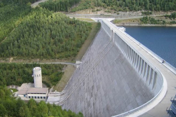 NetterVibration zbiornik wodny Leibis-Lichte zbudowany